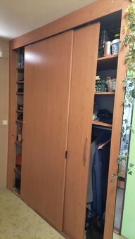 Vestavná skříň na chodbu - 2