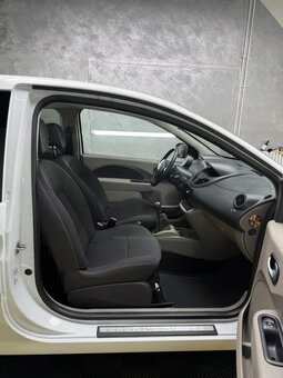 Renault Twingo II Night & Day 2009 1.2 56 kW - krásný stav - 2