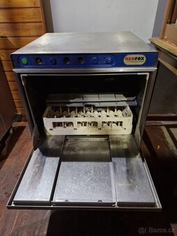 gastro myčka talířů - 2