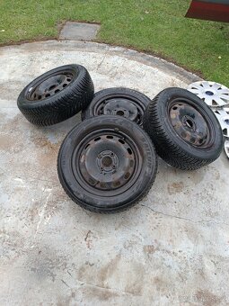 Prodám zimní kola na Ford Fusion 195/60 15 - 2