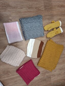 Dámské (dívčí ) čepice a nákrčníky - 2