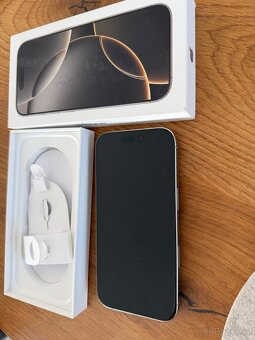 Apple iPhone 16 Pro 256GB přírodní titan TOP stav - 2