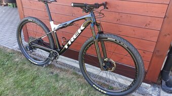 Trek Supercaliber 9.7 karbon rám i kola.Jako NOVÝ - 2