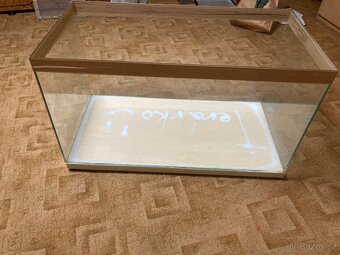 Prodam uzivku cervenou i s terariem - 2