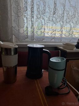 Prodám malou rychlovarnou konvici,termohrnky - 2