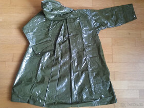 DĚTSKÁ PLÁŠTĚNKA - vel. 128-134 - 2