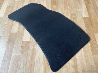 Koberec spolujezdce Audi A4 B5 - 2