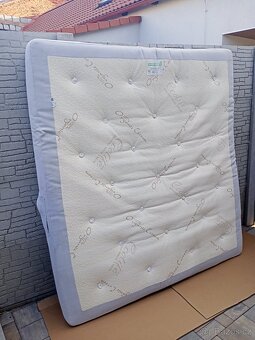 Prodám kvalitní matraci  (Futon) 180cm x 200cm - 2