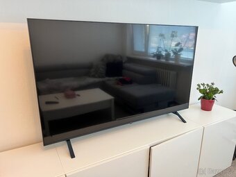 60" TV LG 60UP8000 - rozbitý display - 2