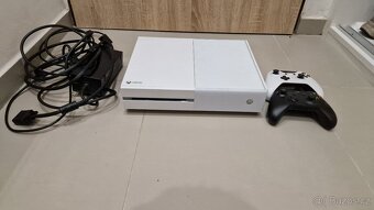 Xbox One bílý - 2