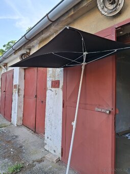 Slunečník ke zdi - 2