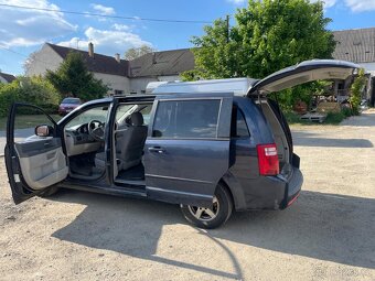 Dodge Grand Caravan SE - 2