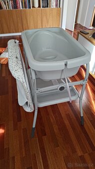 Skládací přebalovací pult s vaničkou Chicco cuddle&bubble - 2
