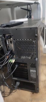 PC s monitorem - 2