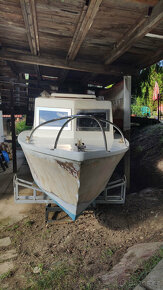 Kajutový motorový člun 6.5m - 2