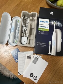 Elektricky kartaček Philips Sonicare 5100 - 2