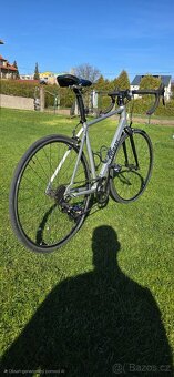 Silniční/gravel kolo Triban - 2