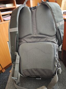 Fotobatoh Lowepro 16L AW - nový - 2