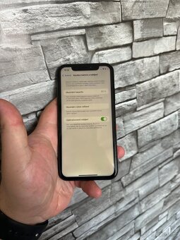 iPhone Xr - 2