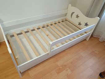Bílá dětská postýlka 160x80 včetně matrace a úložného prosto - 2