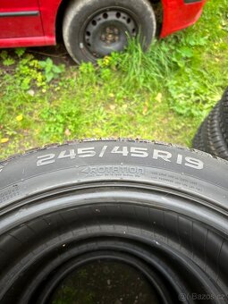 4x zimní pneu Nokian 245/45R19 102V XL - 2