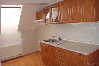 Pronájem 3kk podkroví, Chomutovská 458, Kášterec - 2