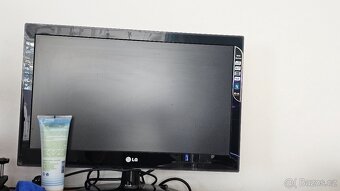 Monitor LG - 2