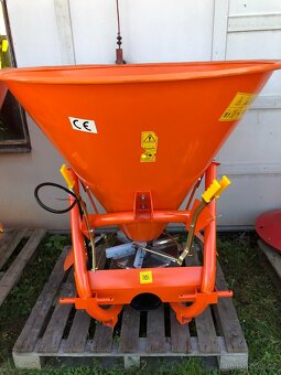 Rozmetadlo - posypovač - 2