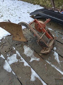 Jednoradlicny pluh - 2