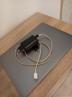 Macbook PRO 13 2017, velmi pěkný stav - 2