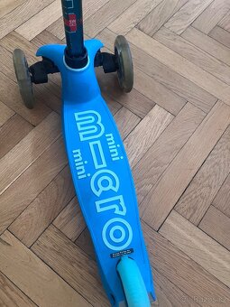 Mini Micro Deluxe Ice Blue scooter - 2