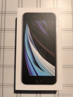 Apple iPhone SE 2022 - 128 GB Bílá + Příslušenství - 2