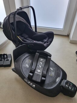 Nuna Pipa Next 2023 + základna. - 2