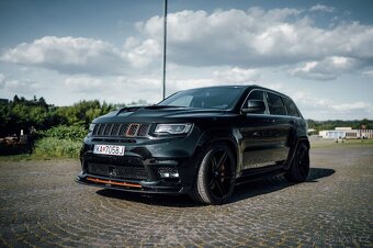 JEEP GRAN CHEROKEE 6.4 V8 HEMI - 2