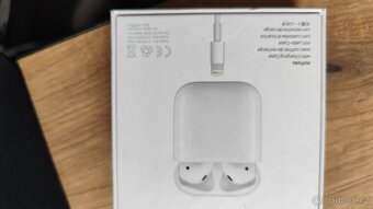 Apple Airpods (2017) - 2