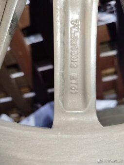225/40 R18 - 2