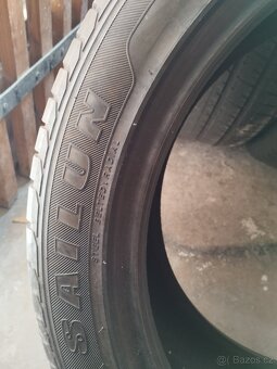 245/45 /19 - 2
