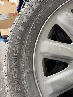Zimní obutí Nokian WR4 215/65R17 - 2