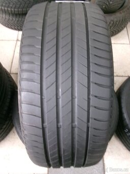 225/40 R18 BRIDGESTONE (4,5-5mm) č.15722 - 2