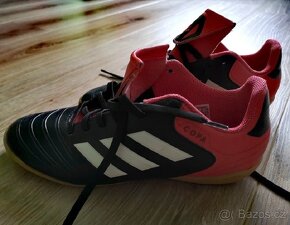 Dětská sálová obuv Adidas velikost 38 - 2