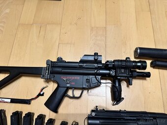 Nefunkční mp5 cyma airsoft - 2