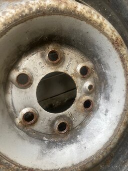 Pneu s rafky Iveco Daily 16h2x6 1/2 j 235/65 r16c - 2