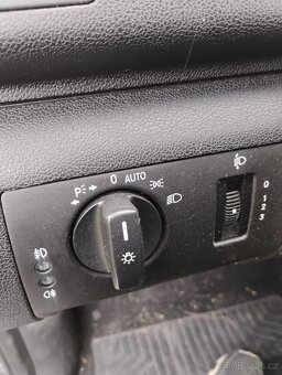 Prodám rámeček, radio, přepínač z Mercedes A - 2