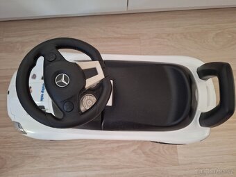 Auto Mercedes - 2