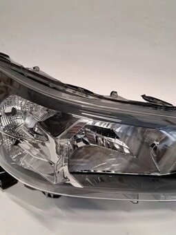 TOYOTA HILUX VIII LIFT 20- reflektor,lampa prava 1EJ-923364- - 2