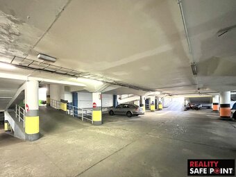 Pronájem garážových stání pro osobní automobily a čtyřkolky  - 2