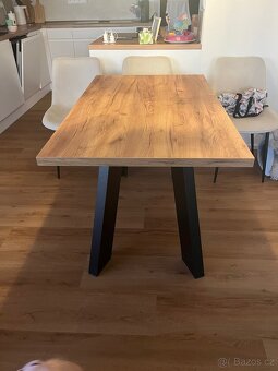 Jídelní stůl - 2