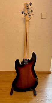 Squier Jazz Bass V    5-strunná baskytara - 2