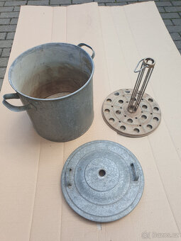 Zavařovací hrnec , teploměry a sklenice - 2