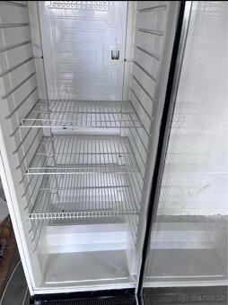 Prosklená lednice / lednice na nápoje - PRONÁJEM - 2